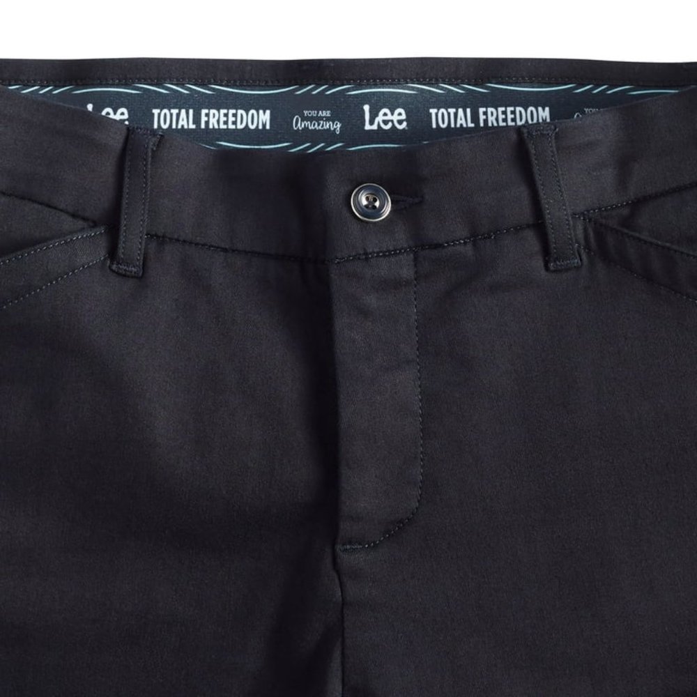 Lee NWOT Women's Total Freedom Black Pants Size 6